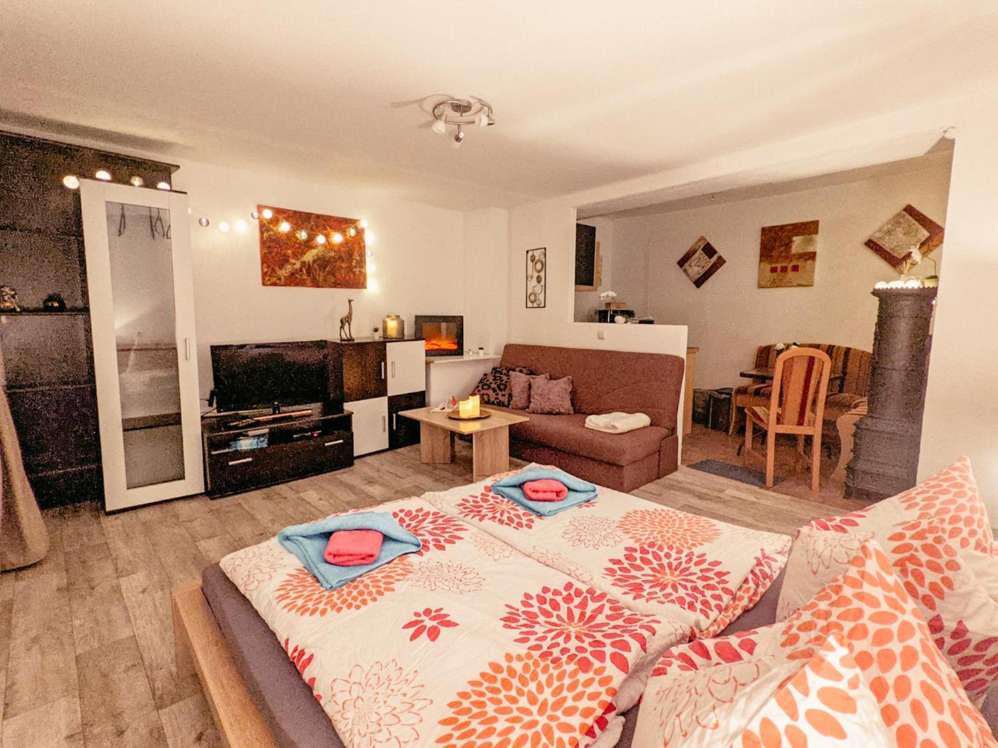 Famzi - Urlaubsmagie - Familienwohnung Mit Gemeinschaftsgarten, -Sauna & -Pool 赛博尼茨 外观 照片