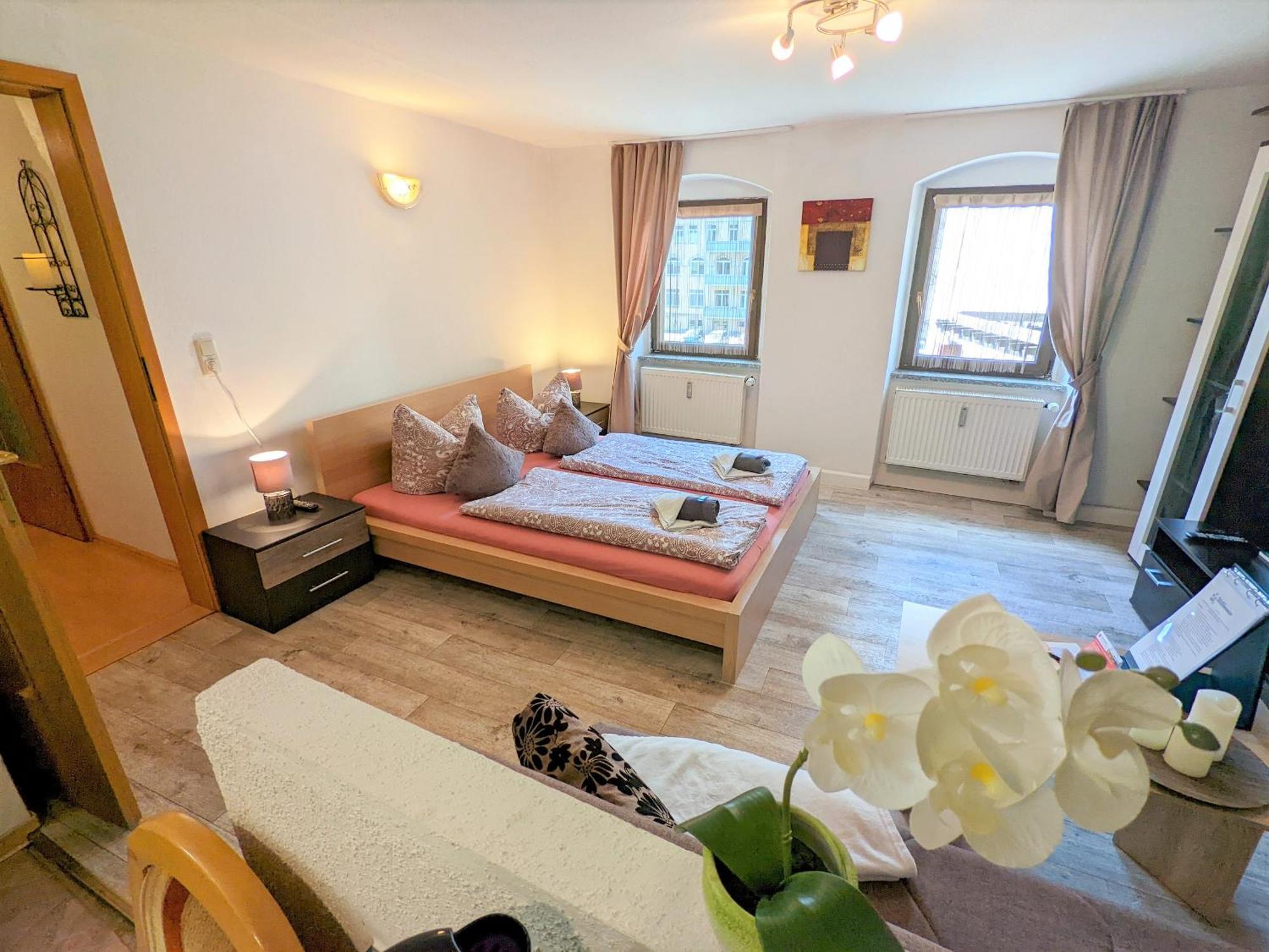 Famzi - Urlaubsmagie - Familienwohnung Mit Gemeinschaftsgarten, -Sauna & -Pool 赛博尼茨 外观 照片