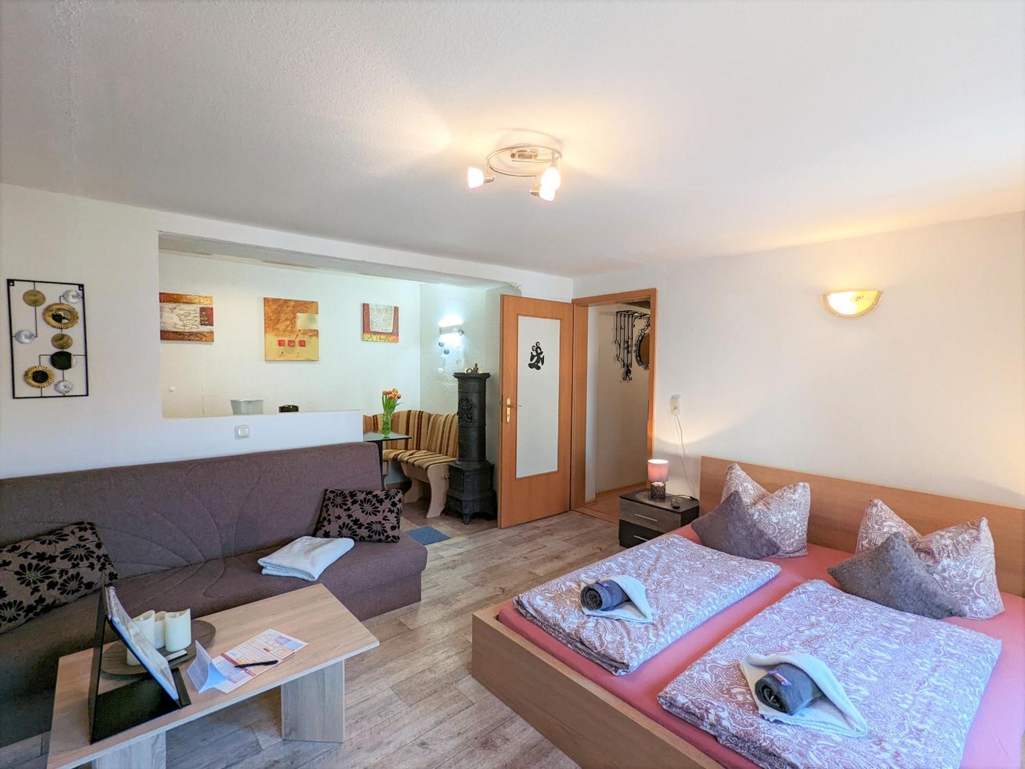 Famzi - Urlaubsmagie - Familienwohnung Mit Gemeinschaftsgarten, -Sauna & -Pool 赛博尼茨 外观 照片